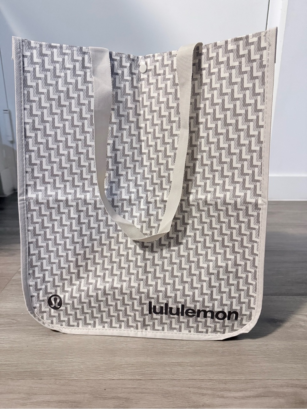 lululemon athletica Chevron-Print Tote in Light Gray and Cream